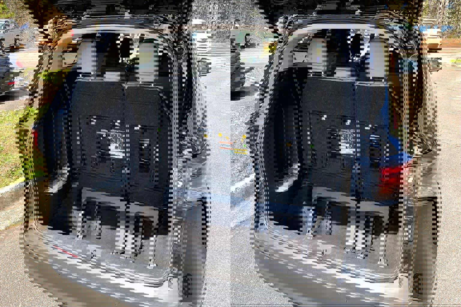 Used 2025 Toyota Sienna XLE image 32