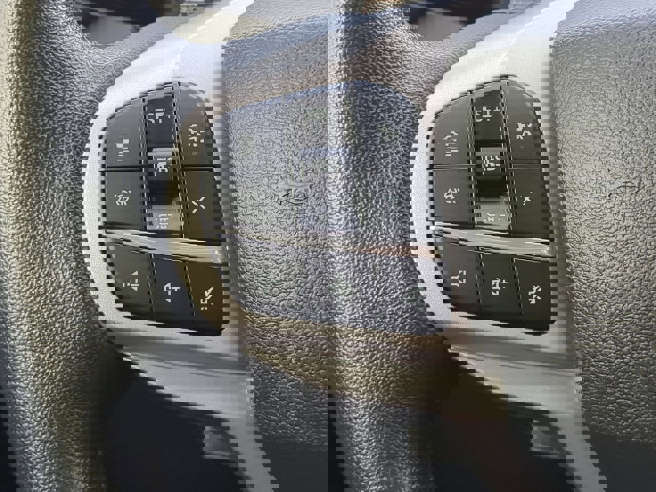 Certified 2022 Ford Explorer XLT w/ Equipment Group 202A image 23