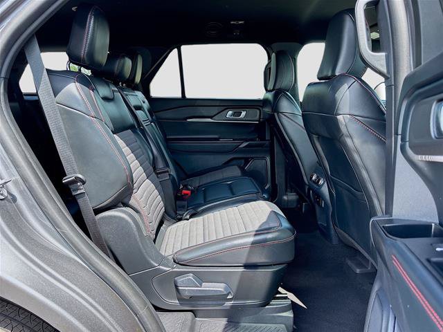 Certified 2025 Ford Explorer ST-Line w/ ST-Line Street Pack AWD/4WD image 31