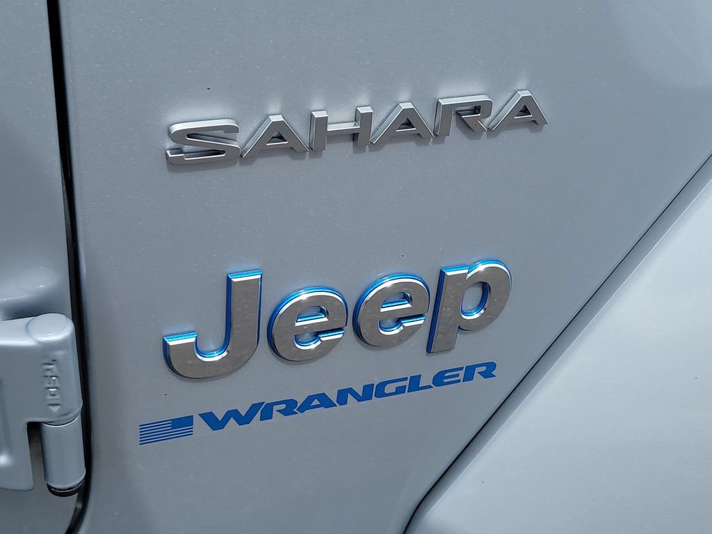 Used 2024 Jeep Wrangler Unlimited Sahara w/ Technology Group AWD/4WD image 6