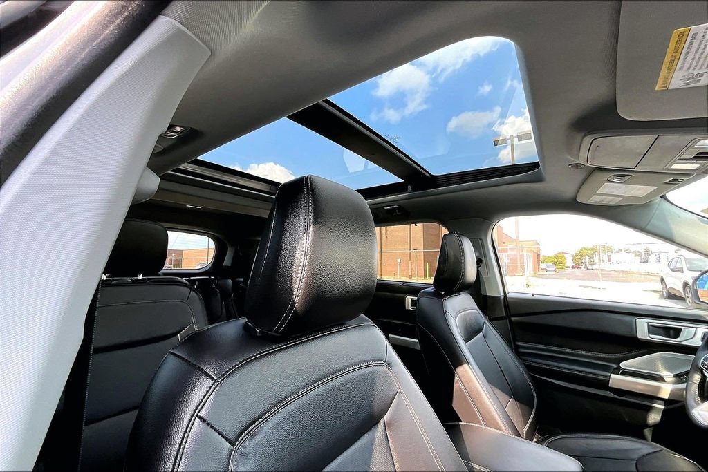 Certified 2023 Ford Explorer Limited w/ Limited Technology Package AWD/4WD image 21