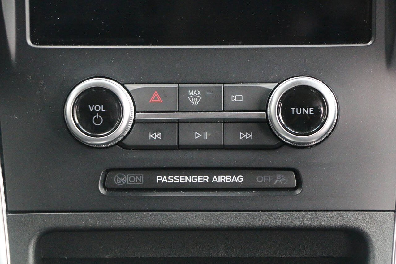 Certified 2024 Ford Edge Titanium AWD/4WD image 20