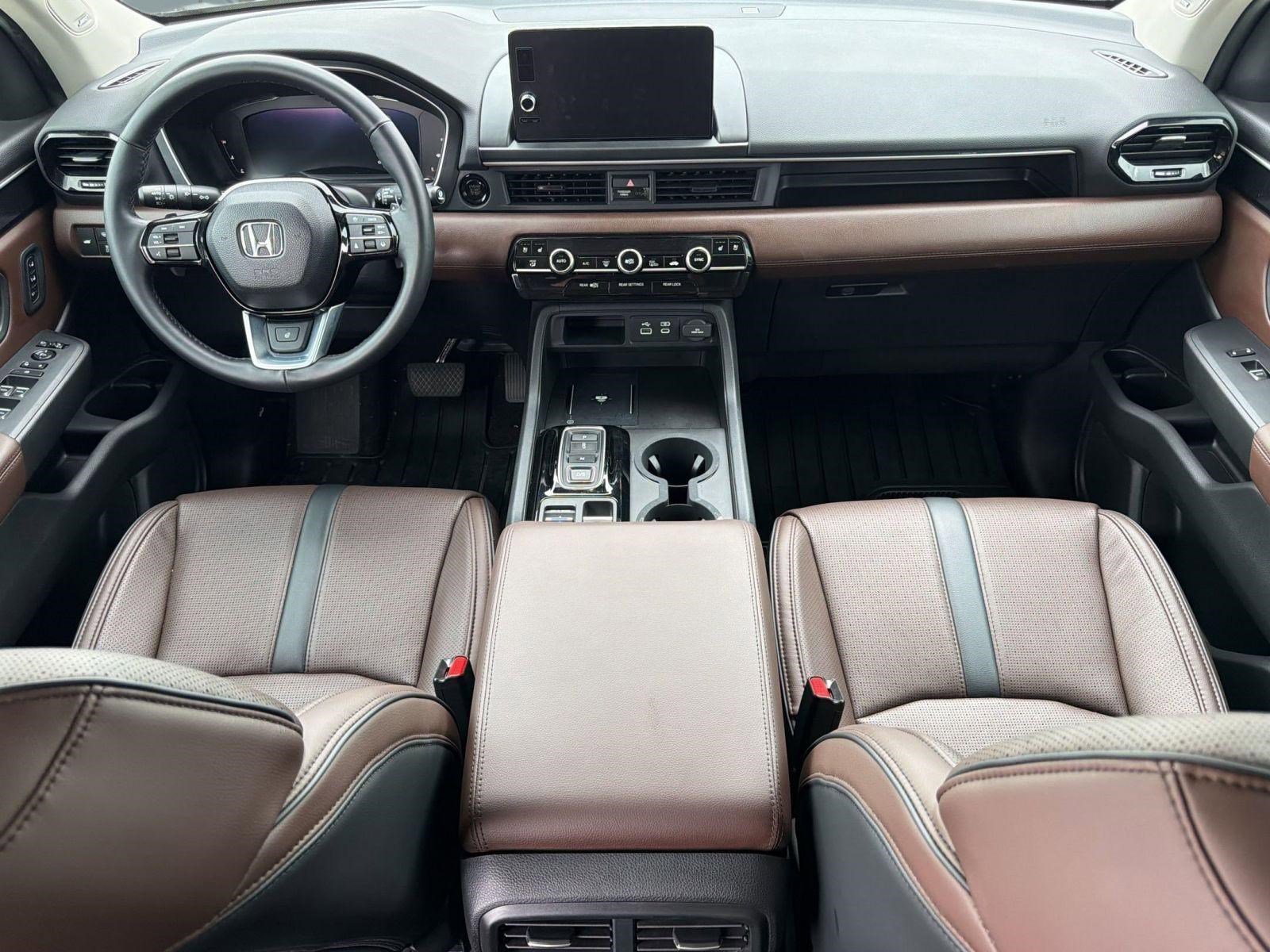 Used 2025 Honda Pilot Elite image 15