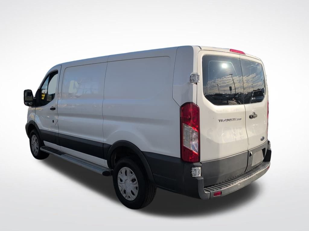 Certified 2018 Ford Transit 250 130 Low Roof w/ Exterior Upgrade Package image 6