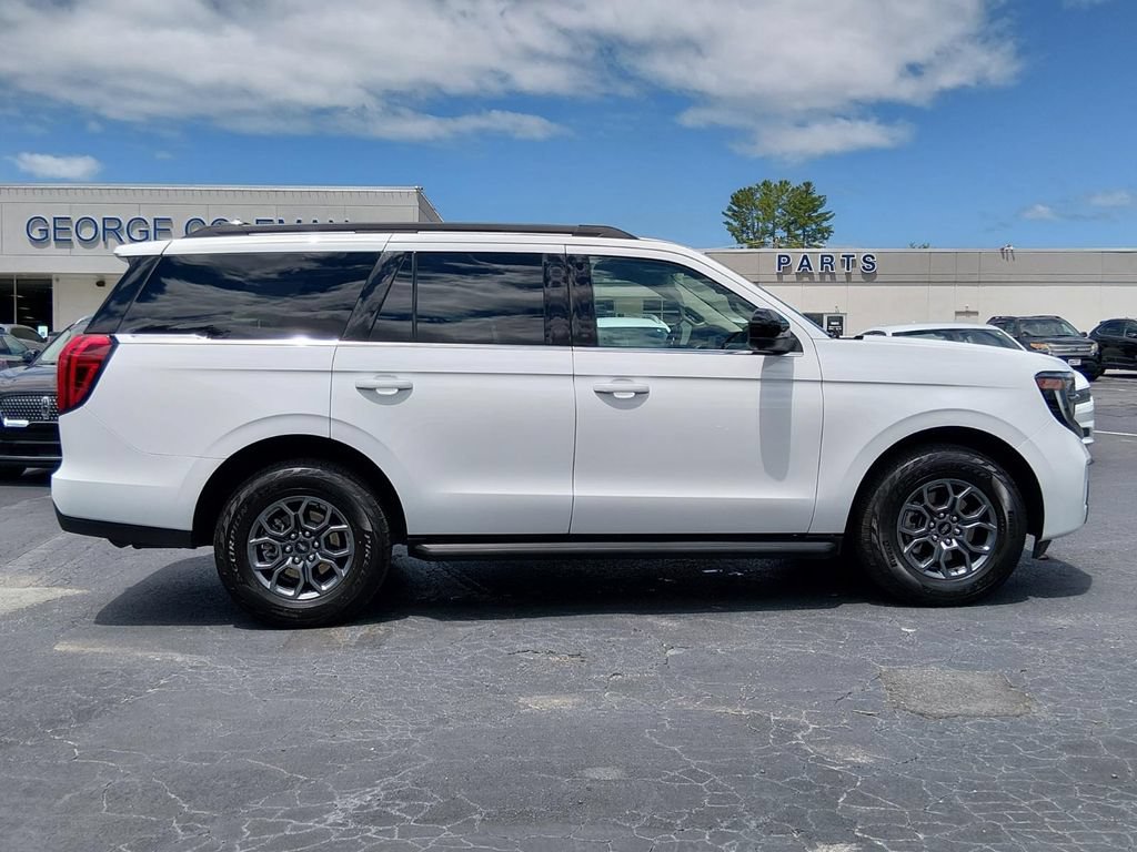 Certified 2025 Ford Expedition Active AWD/4WD image 3