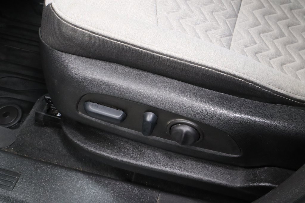 Used 2022 Chevrolet Equinox LS w/ LS Convenience Package image 23