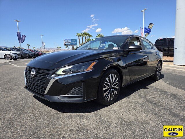 Used 2025 Nissan Altima 2.5 SV FWD image 3