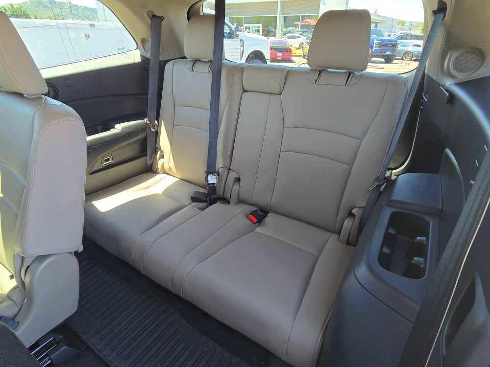 Used 2018 Honda Pilot Touring image 17