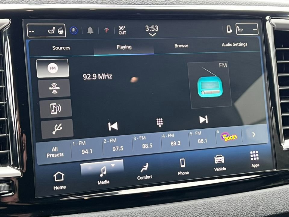 Used 2026 Chrysler Pacifica Select image 26