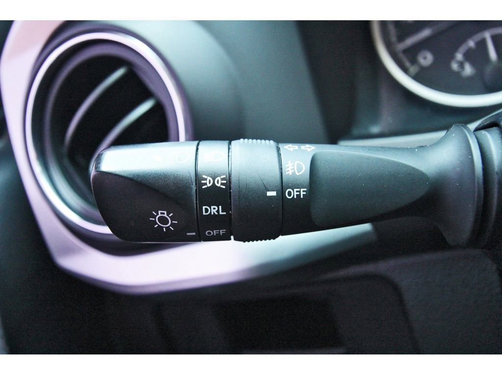 Used 2018 Toyota Tacoma SR5 RWD image 21