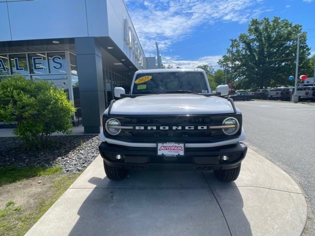 Certified 2025 Ford Bronco Outer Banks AWD/4WD image 3