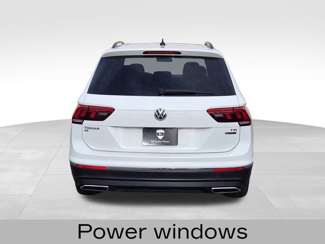 Used 2018 Volkswagen Tiguan SE w/ Panoramic Sunroof Package image 4