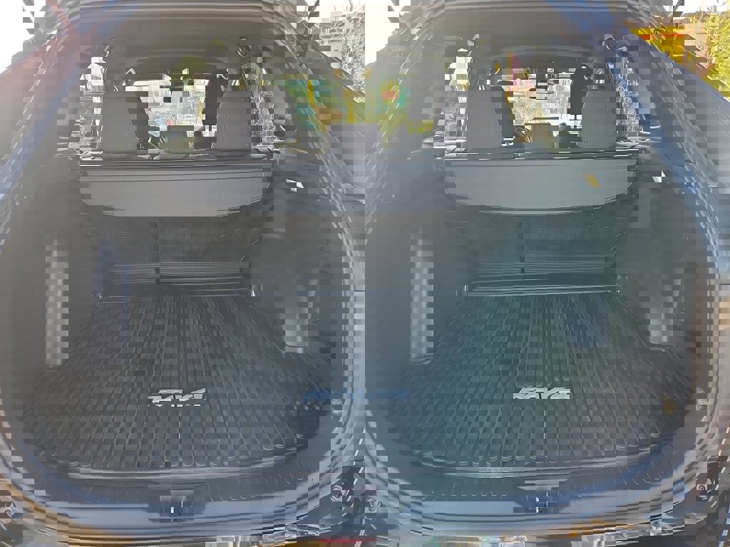 Used 2024 Toyota RAV4 SE w/ Weather Package image 10