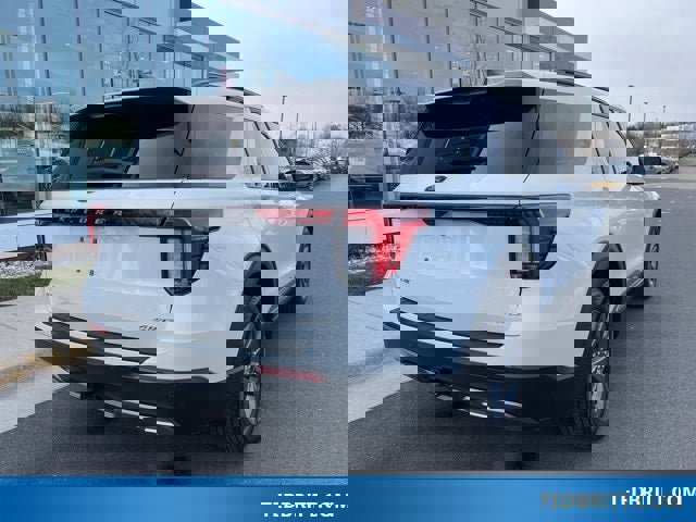 Certified 2025 Ford Explorer Active w/ Active Comfort Package image 5