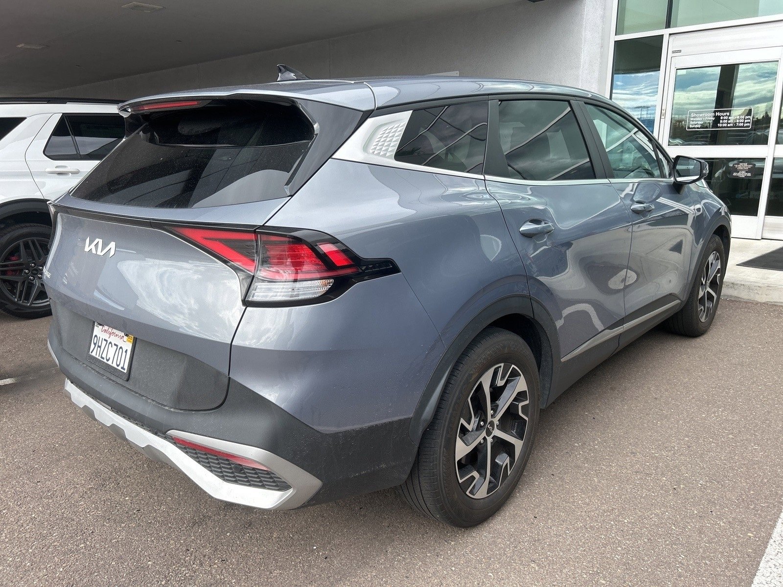 Used 2024 Kia Sportage EX image 8