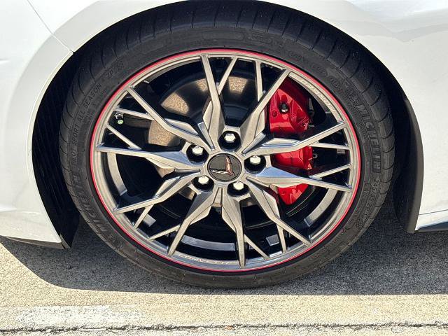 Used 2024 Chevrolet Corvette Stingray Preferred Cpe w/ Body-Color Dual Roof Package RWD image 11