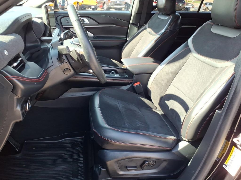 Certified 2025 Ford Explorer ST RWD image 19