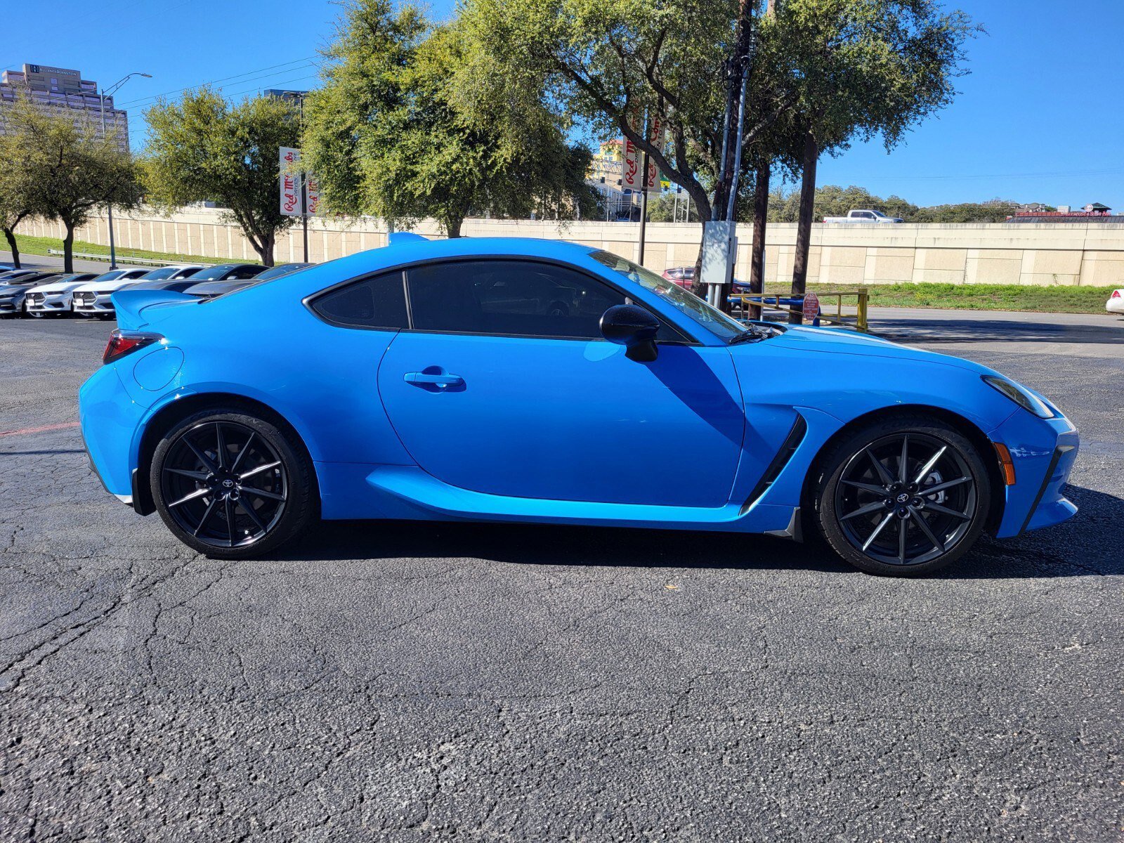 Used 2023 Toyota GR86 Premium image 2