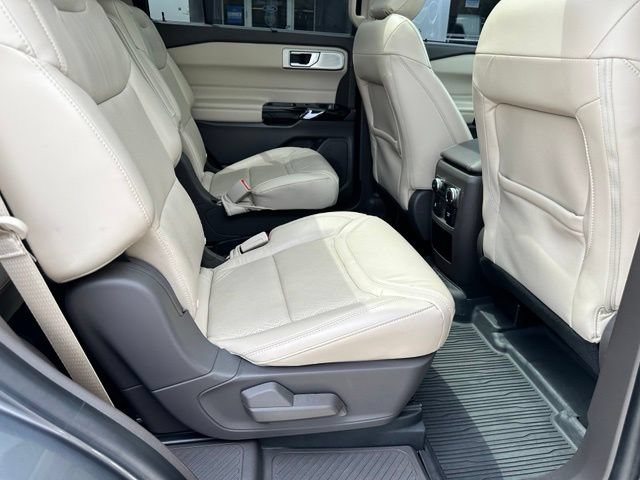 Certified 2021 Ford Explorer Platinum w/ Equipment Group 601A AWD/4WD image 48