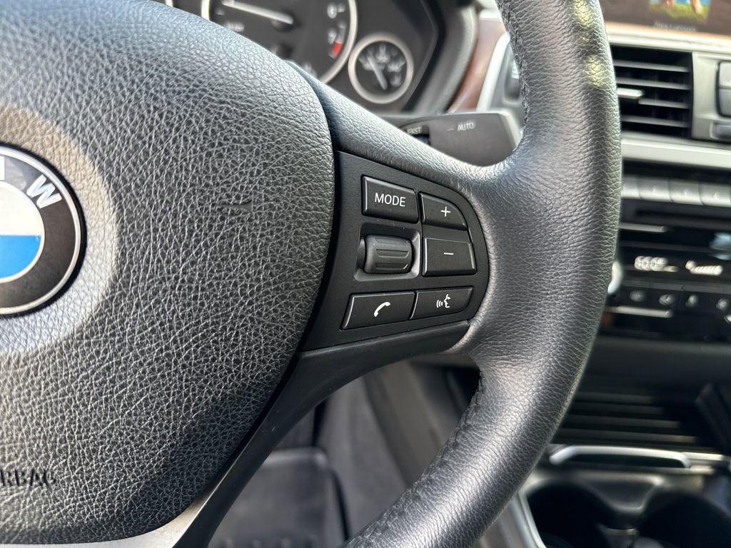 Used 2018 BMW 320i Sedan image 17