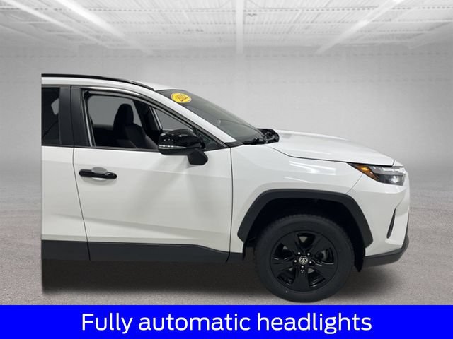 Used 2022 Toyota RAV4 XLE AWD/4WD image 13