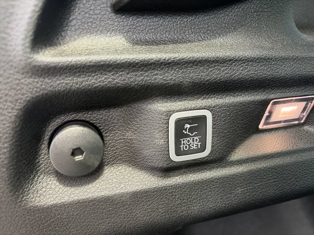 Used 2025 Jeep Grand Cherokee L Limited AWD/4WD image 41