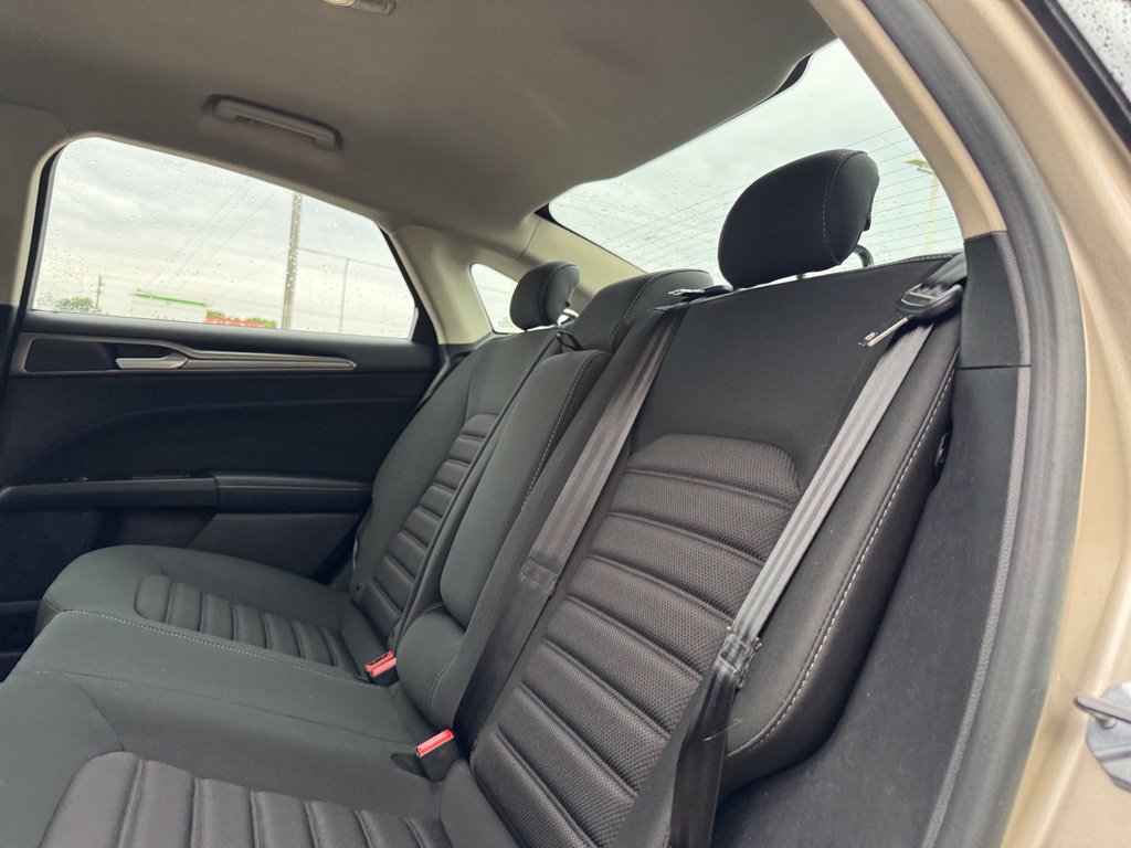 Certified 2017 Ford Fusion SE w/ Fusion SE Technology Package FWD image 12