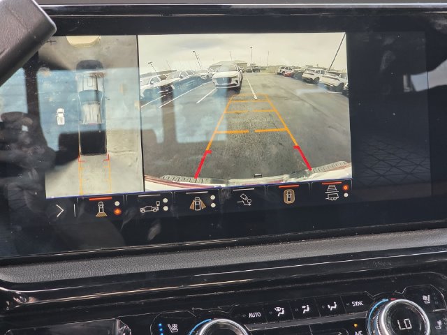 Used 2024 GMC Sierra 2500 AT4 w/ Technology Package AWD/4WD image 8