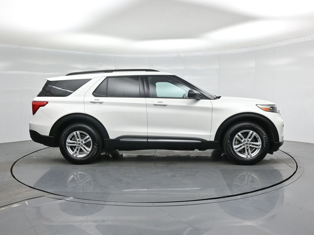 Certified 2022 Ford Explorer XLT image 7