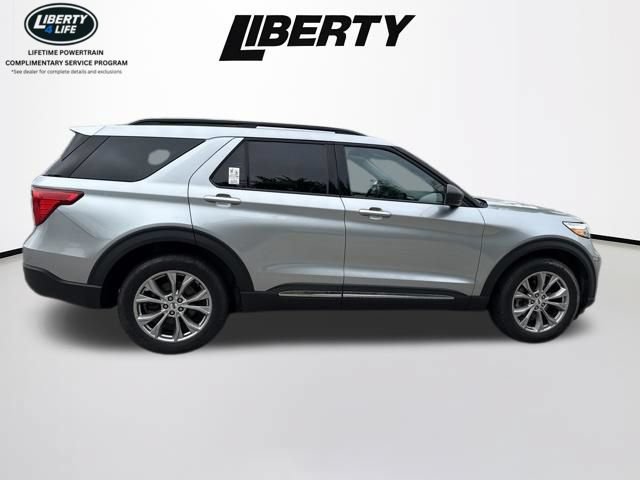 Certified 2023 Ford Explorer XLT w/ Equipment Group 202A AWD/4WD image 9