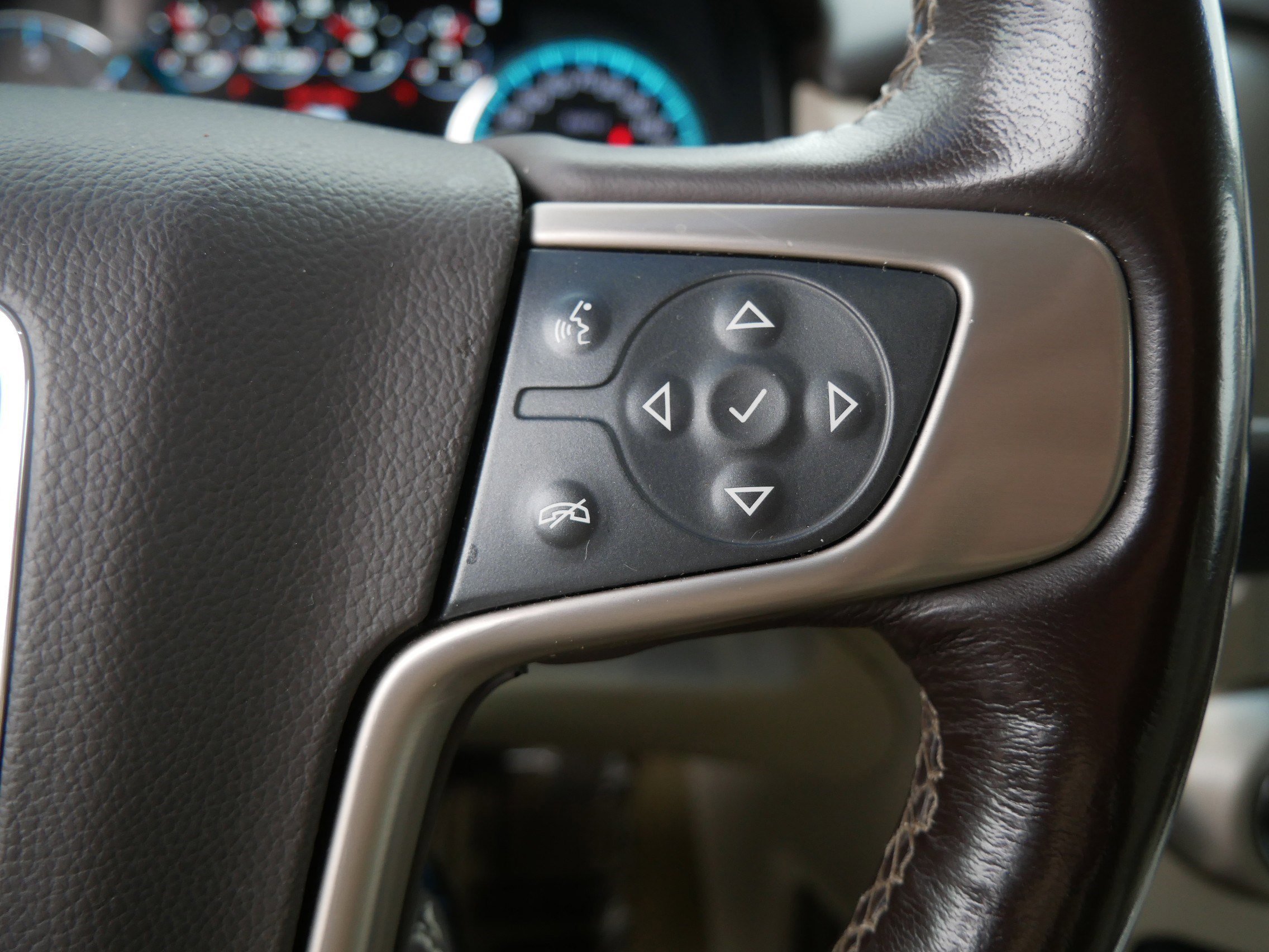 Used 2018 GMC Yukon Denali w/ Enhanced Security Package image 30