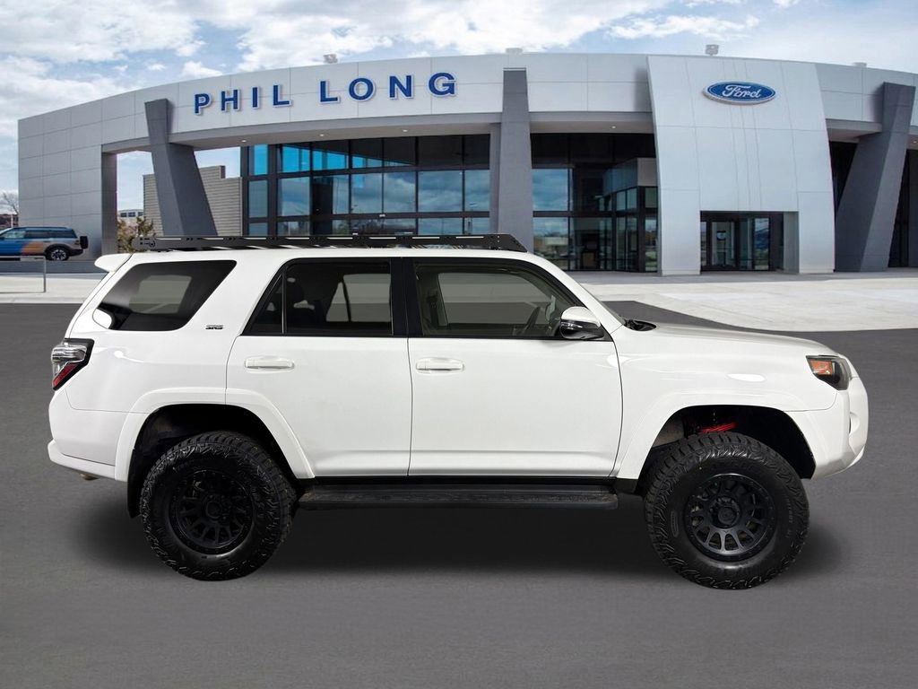 Used 2021 Toyota 4Runner SR5 Premium w/ Moonroof Package AWD/4WD image 6