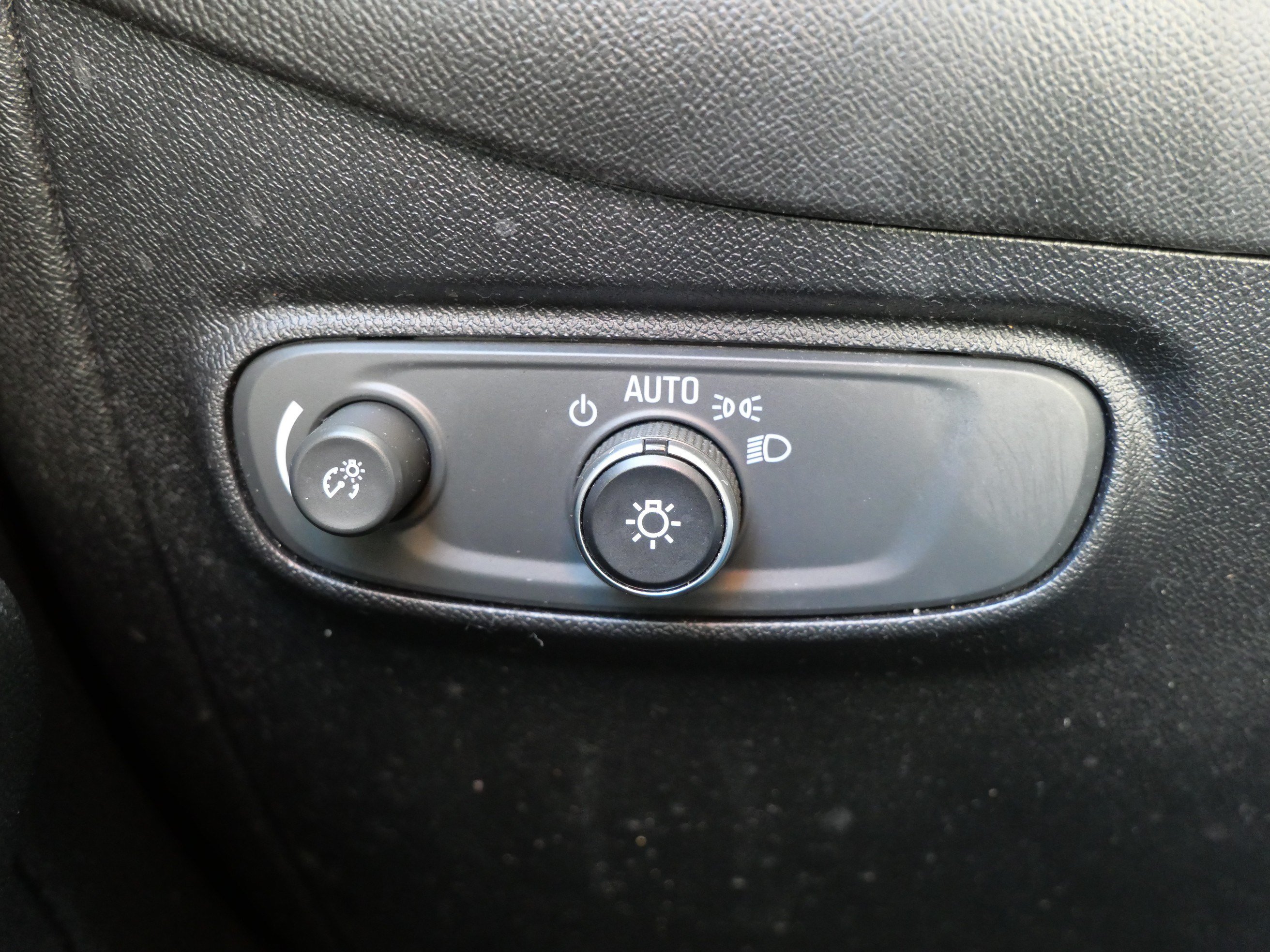 Used 2018 Chevrolet Equinox LT AWD/4WD image 26