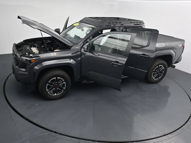 Used 2024 Toyota Tacoma TRD Sport w/ TRD Sport Upgrade Package AWD/4WD image 39