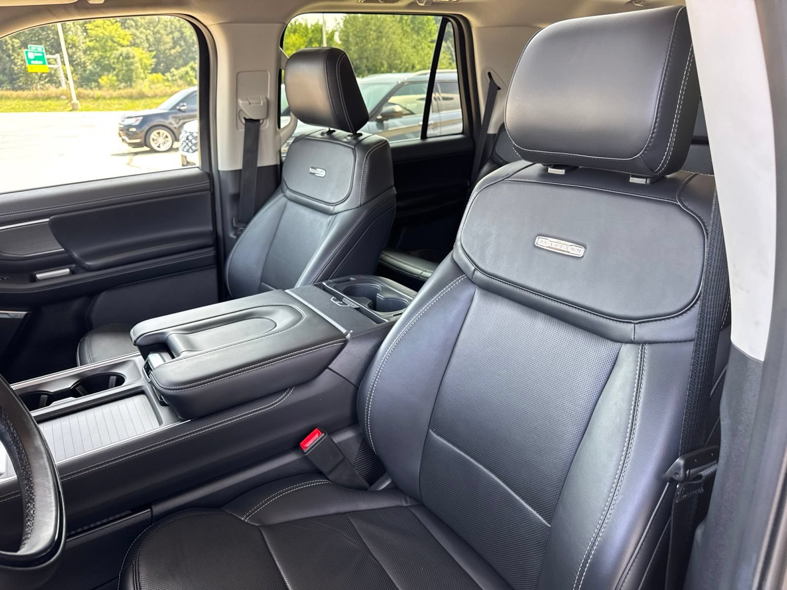 Certified 2025 Ford Expedition Platinum w/ Driver's Package AWD/4WD image 24