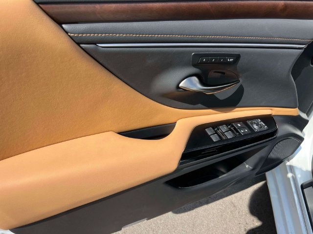 Used 2024 Lexus ES 350 w/ Premium Package FWD image 24