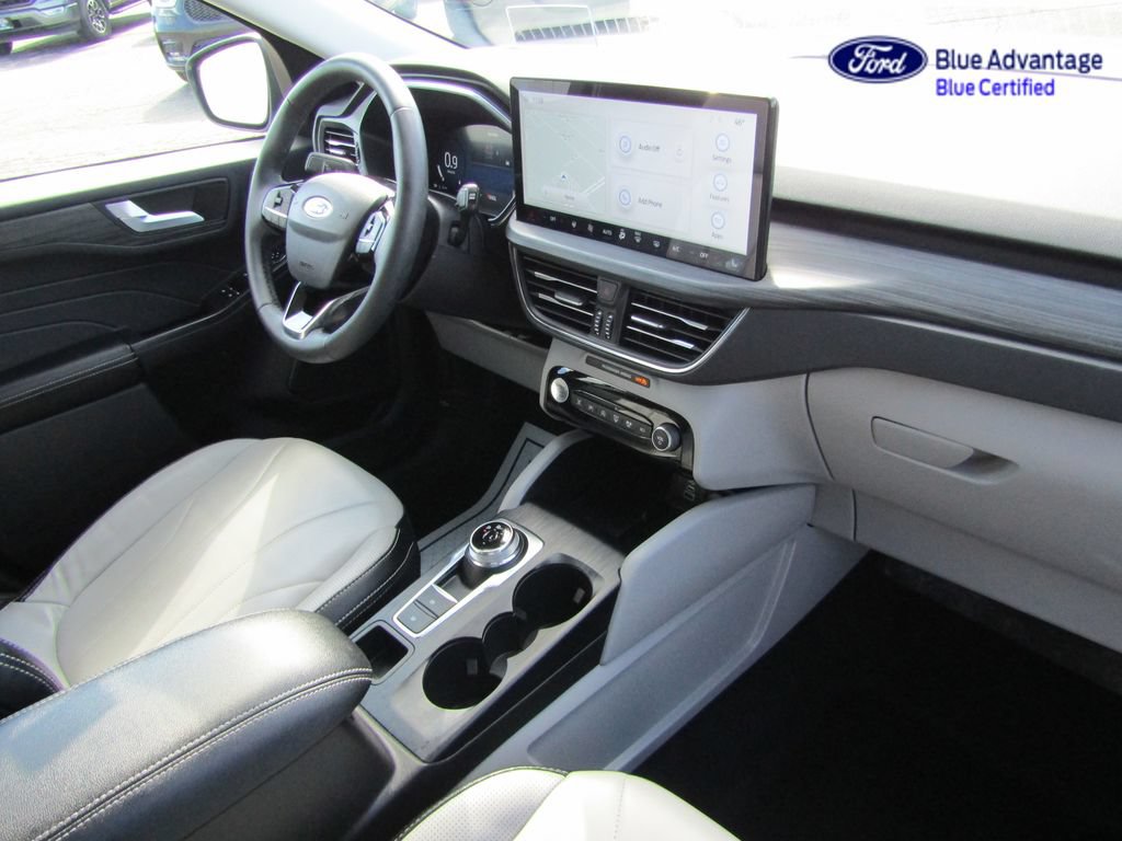 Certified 2025 Ford Escape Platinum w/ Premium Technology Package AWD/4WD image 19