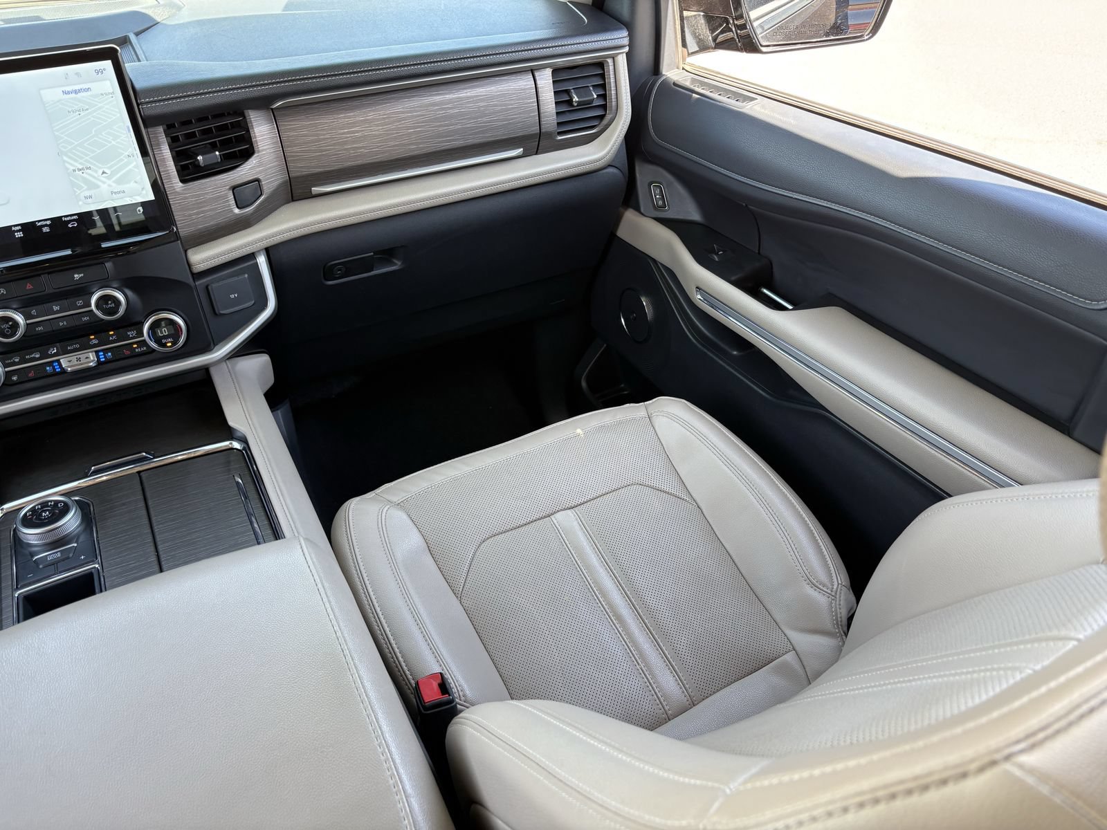 Certified 2024 Ford Expedition Limited RWD image 17