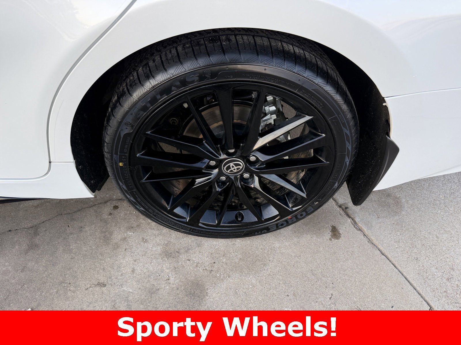 Used 2023 Toyota Camry XSE image 9