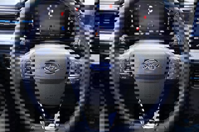 Certified 2025 Ford Maverick XLT w/ XLT Luxury Package image 13