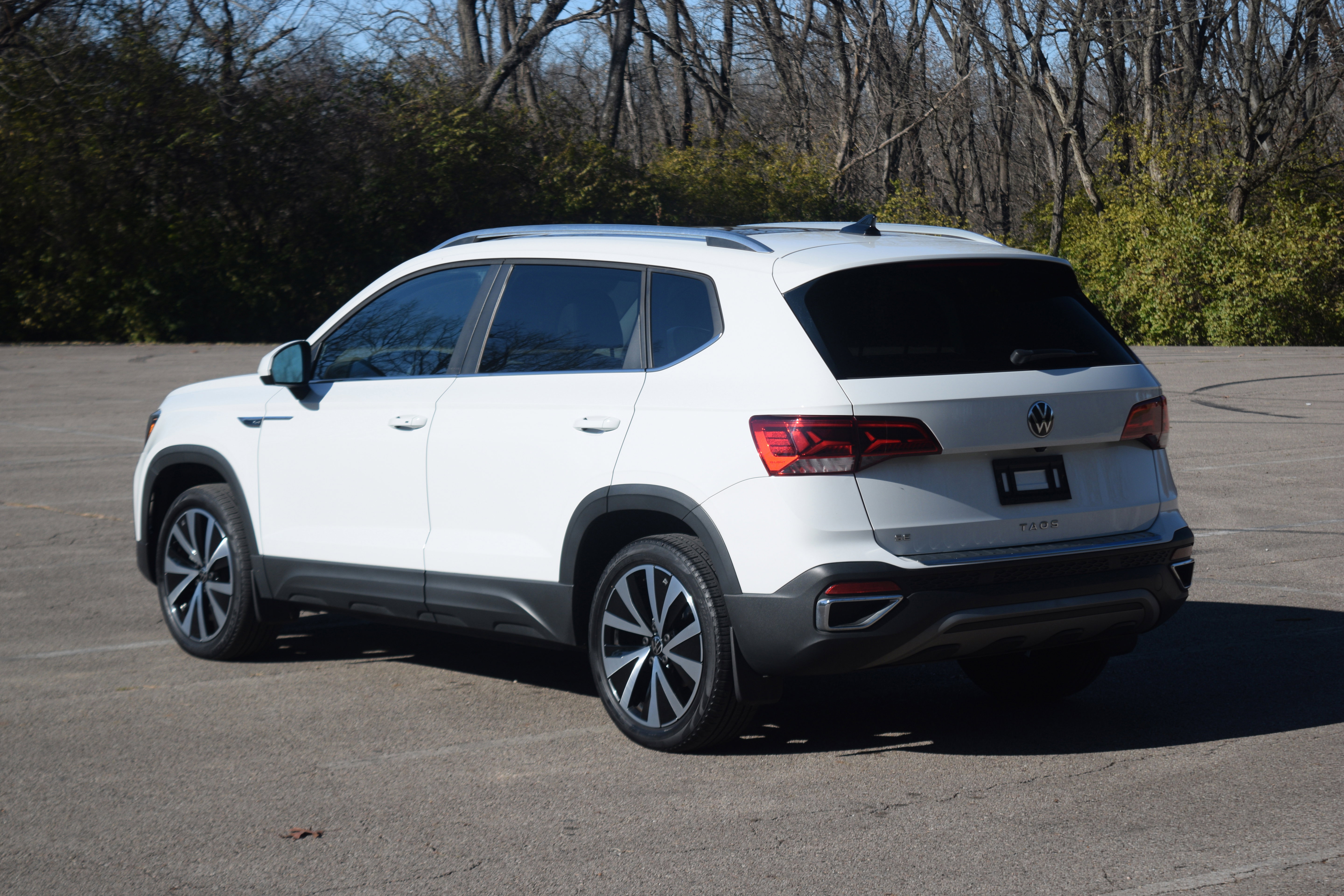 Used 2022 Volkswagen Taos SE w/ Panoramic Sunroof Package image 24