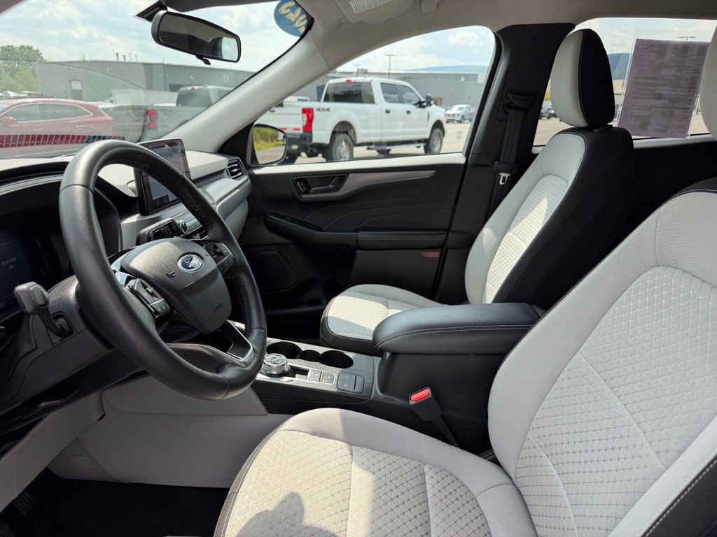 Certified 2023 Ford Escape Active AWD/4WD image 7