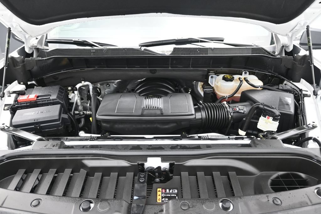 Used 2025 Chevrolet Silverado 1500 LT AWD/4WD image 11