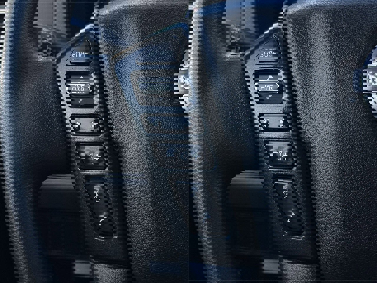 Used 2024 Nissan Frontier SV image 13