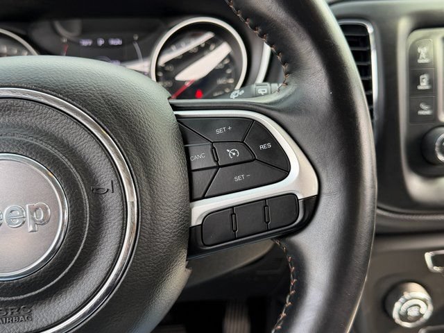 Used 2017 Jeep Compass Latitude AWD/4WD image 22