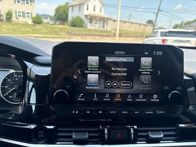 Used 2025 Nissan Pathfinder SL AWD/4WD image 21