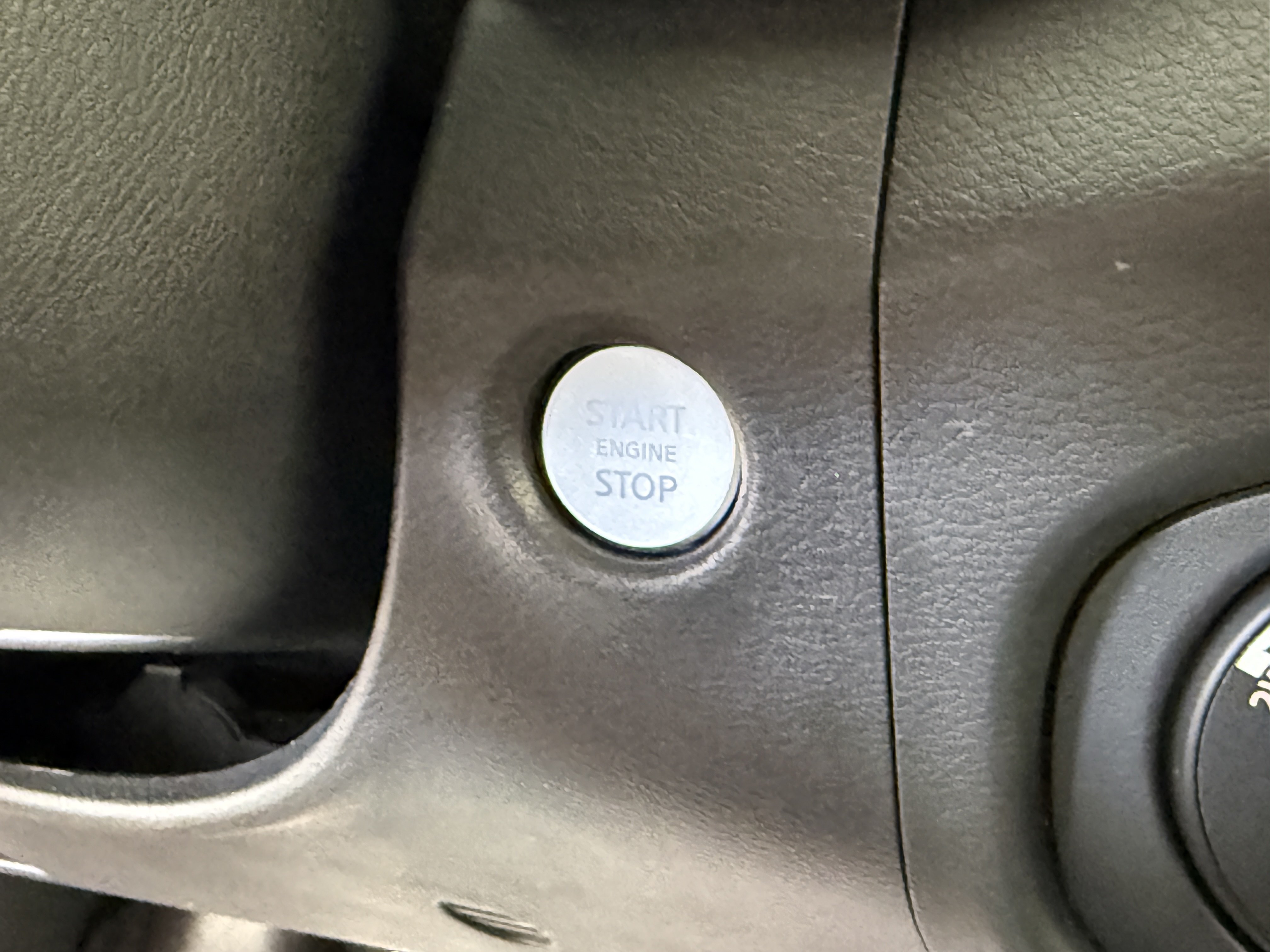 Used 2022 Nissan Frontier SV w/ SV Premium Package AWD/4WD image 31