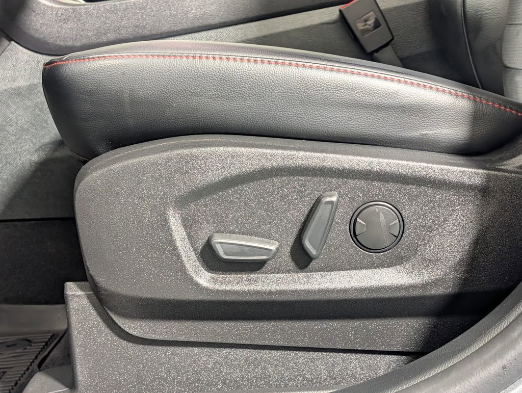 Certified 2024 Ford Edge ST-Line image 13