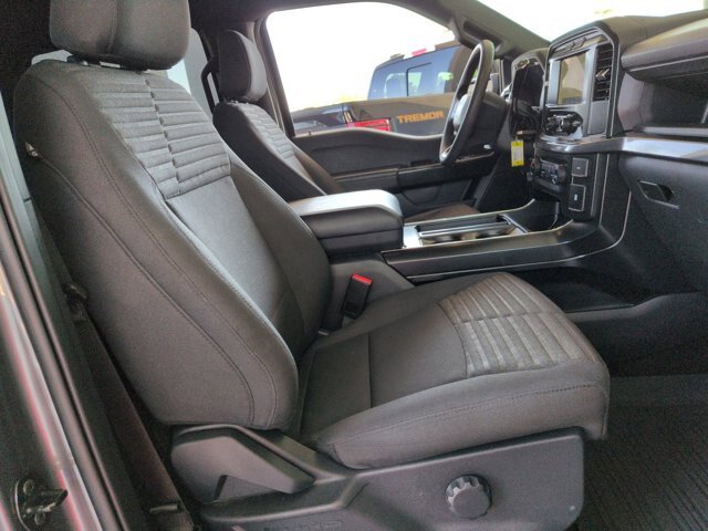 Certified 2022 Ford F150 XL w/ STX Black Appearance Package AWD/4WD image 33
