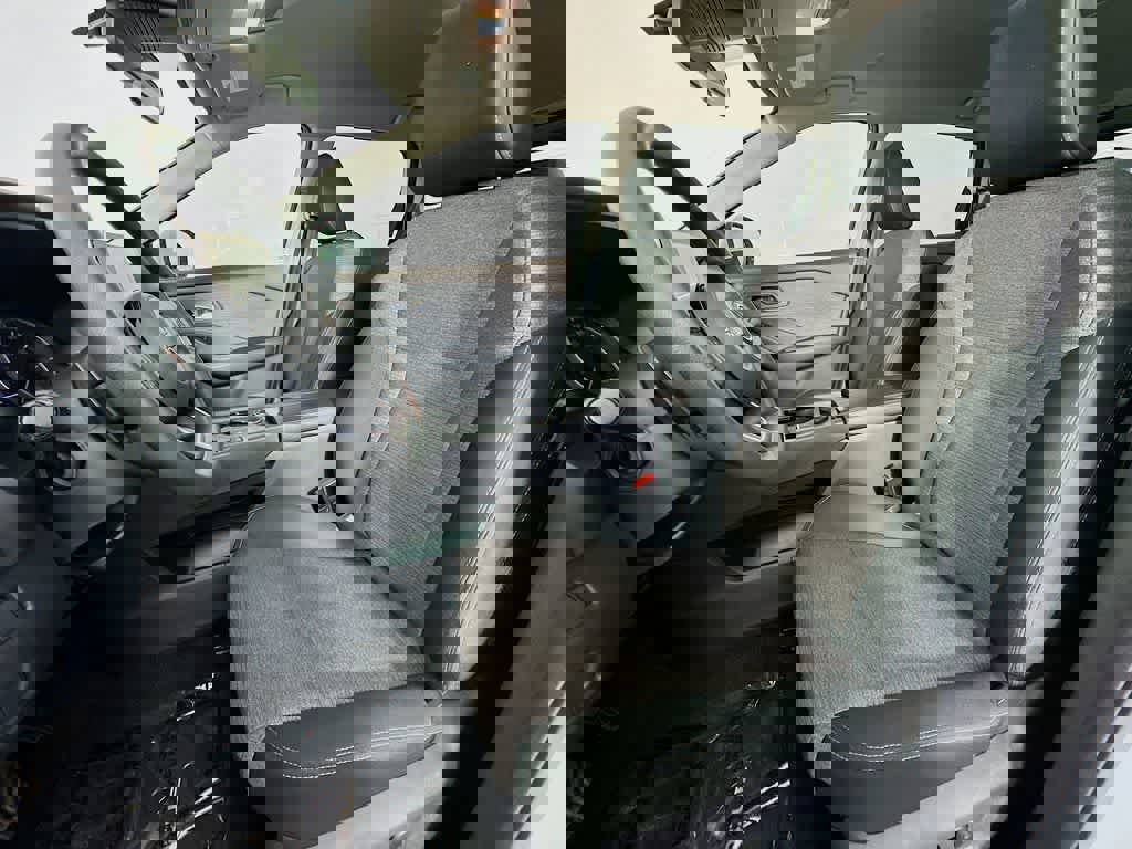 Used 2022 Nissan Rogue SV image 15